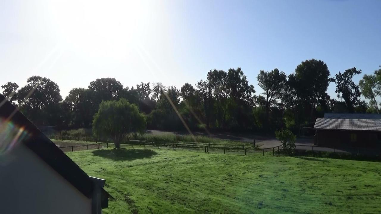 Les Grands Chenes Hotell Remilly-les-Marais Eksteriør bilde
